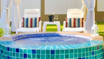 Deluxe 4-bedroom villa with private pool and jacuzzi | Eksterior