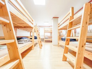 تجهيزات عازلة للصوت وواي فاي مجان ًا