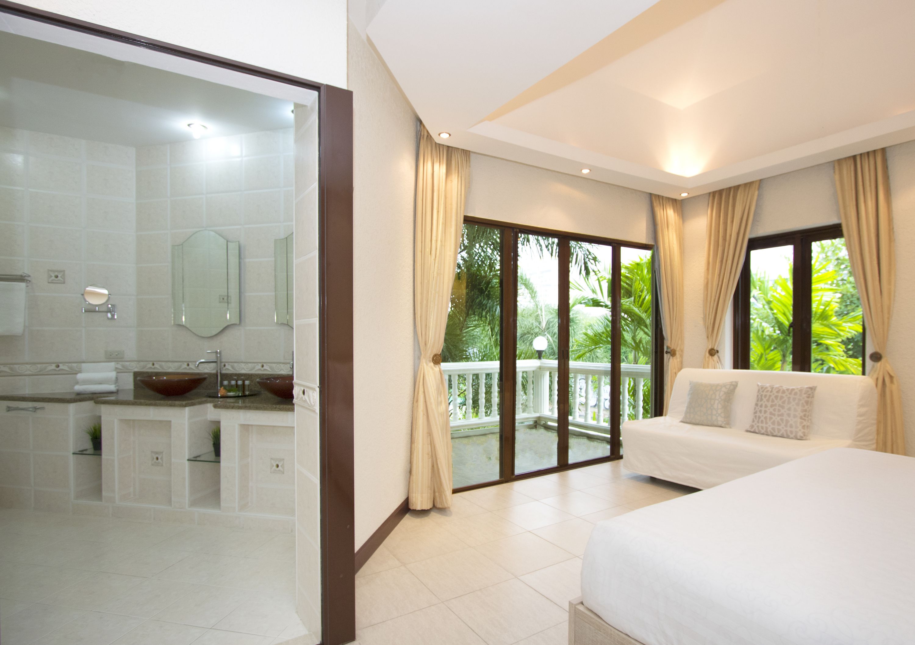 Superior 4-Bedroom Villa with Private Pool and Jacuzzi | 客房景觀