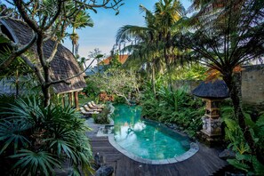 Outdoor pool, open 7:00 AM to 6:30 PM, pool umbrellas, sun loungers - Aryaswara Villa Ubud (Ubud)