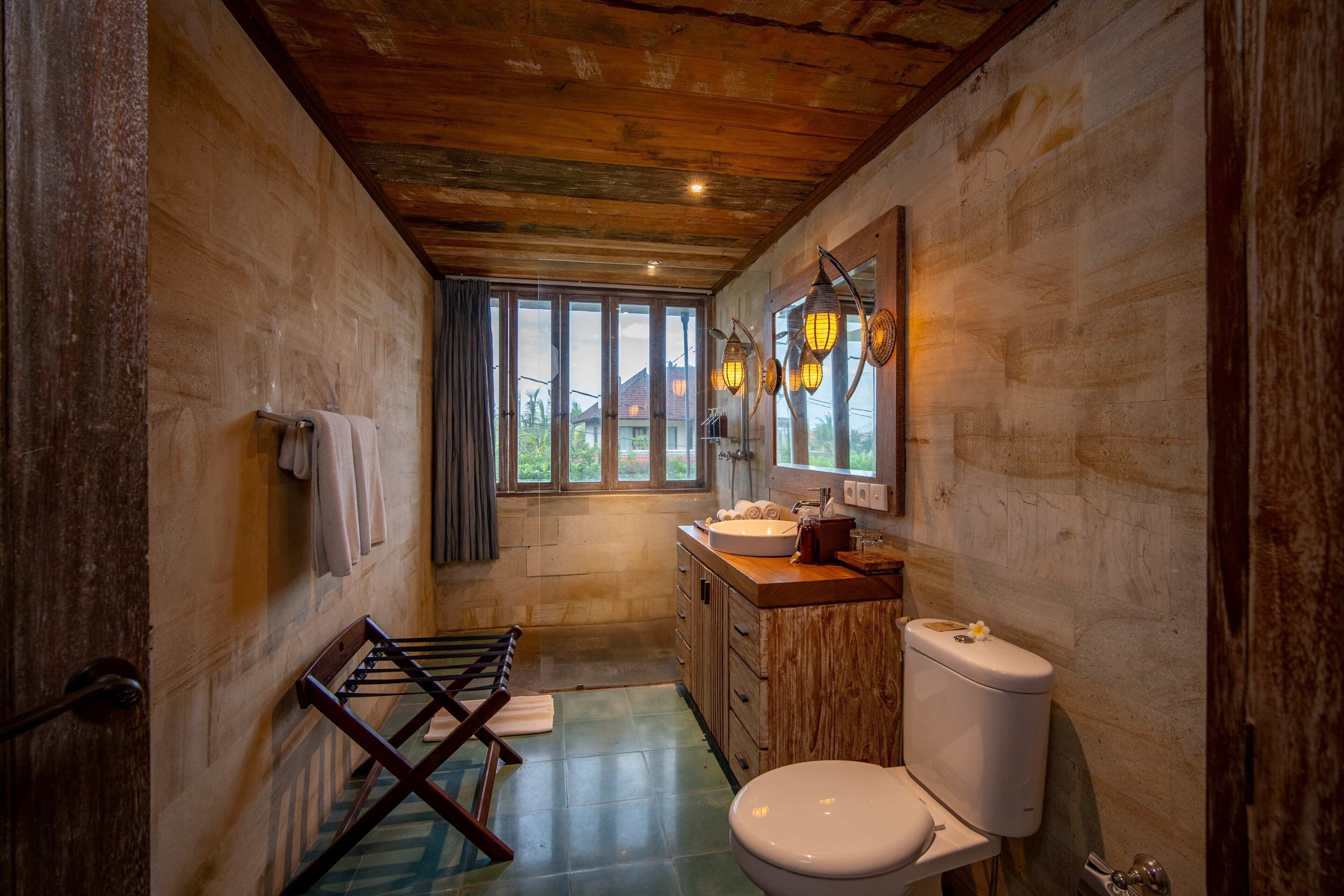 exclusive villa, garden view | bathroom | separate bathtub and shower, rainfall showerhead, free toiletries