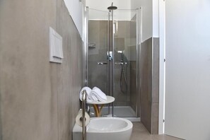 Shower, free toiletries, hair dryer, slippers - Agriturismo Giorgio (Mattinata)