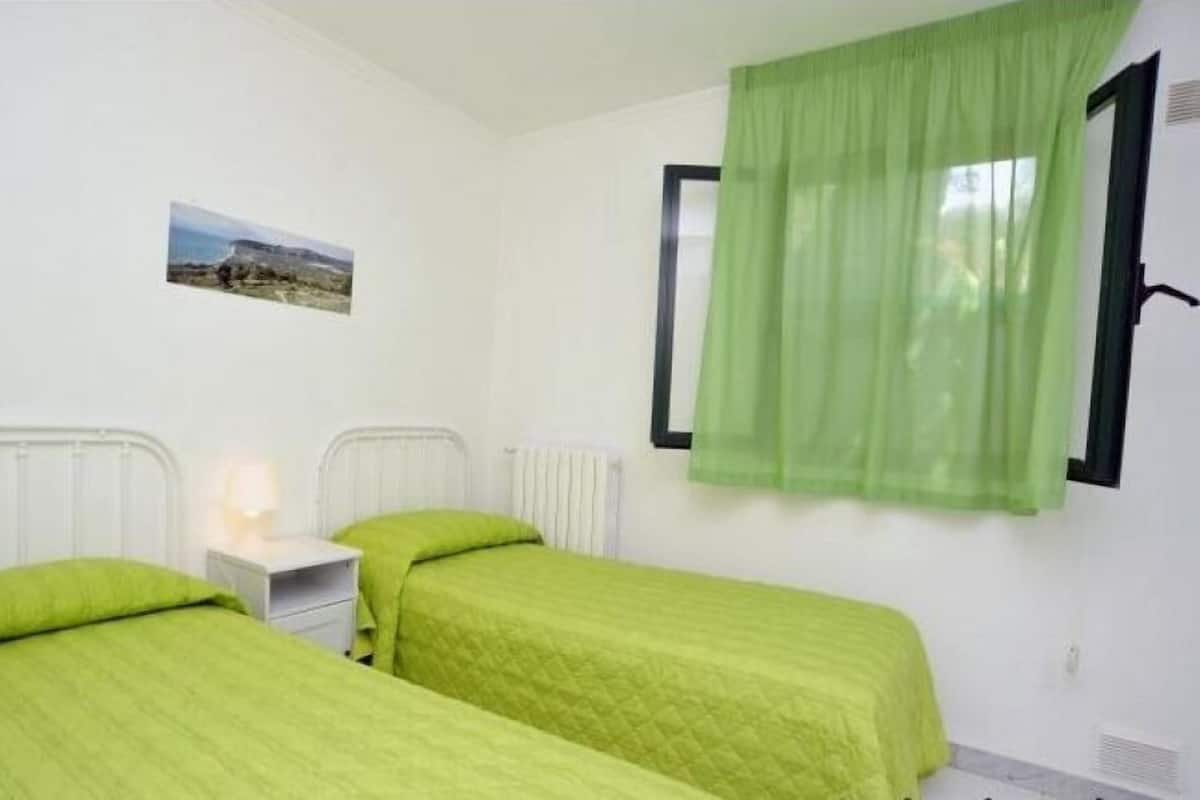 Apartment, 2 Schlafzimmer | Minibar, Schreibtisch, schallisolierte Zimmer, kostenlose Babybetten