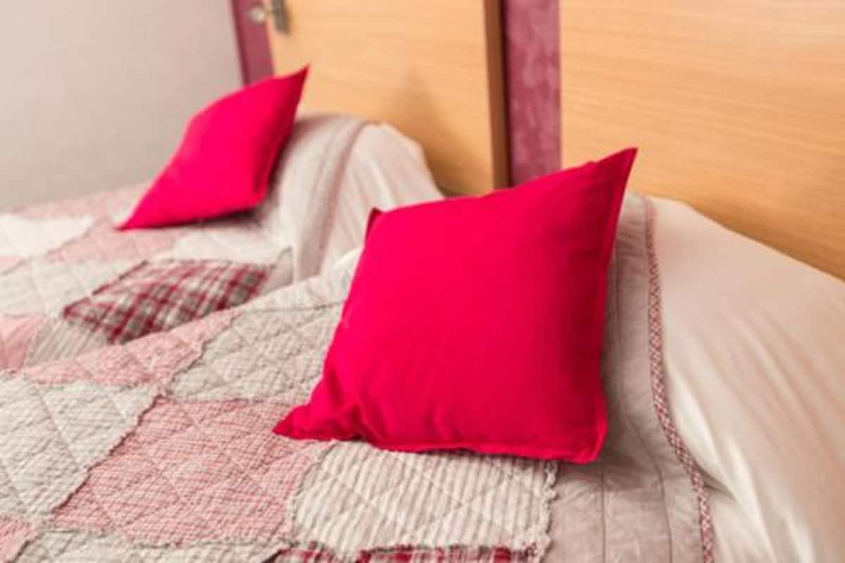 Comfort tvåbäddsrum | Skrivbord, strykjärn/strykbräda, gratis barnsängar och gratis wi-fi