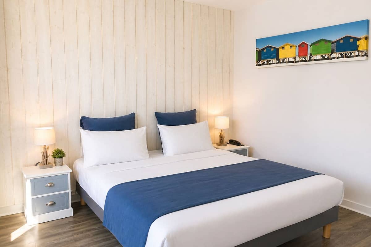 Quarto casal standard | Escrivaninha, Wi-Fi de cortesia