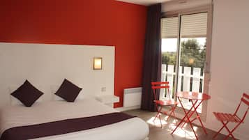 Desk, free cribs/infant beds, rollaway beds, free WiFi
