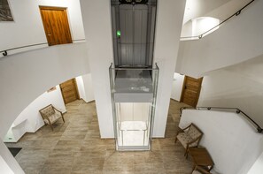 Pintu masuk interior