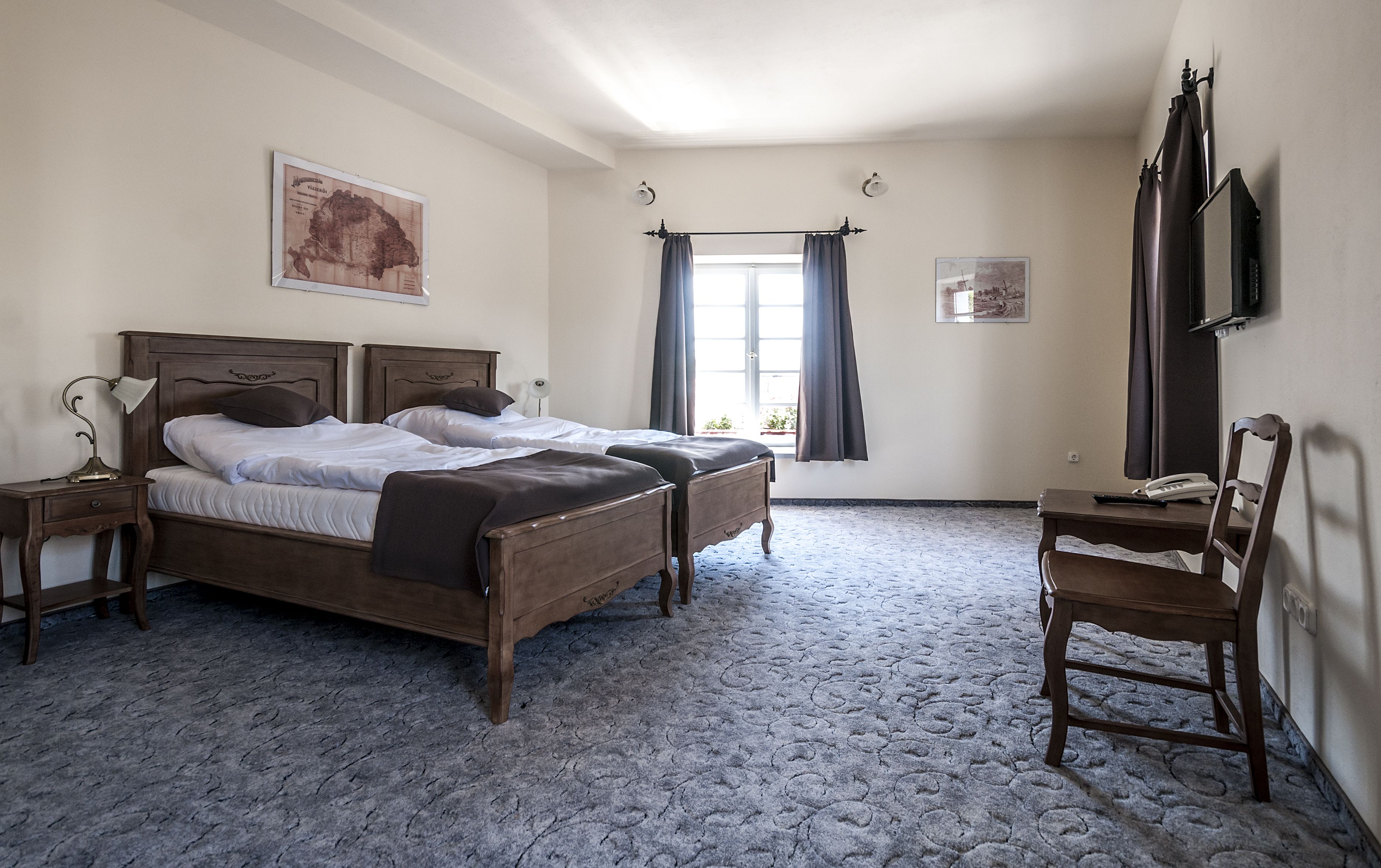 exclusive double room, 1 double bed | in-room safe, desk, iron/ironing board, free cots/infant beds