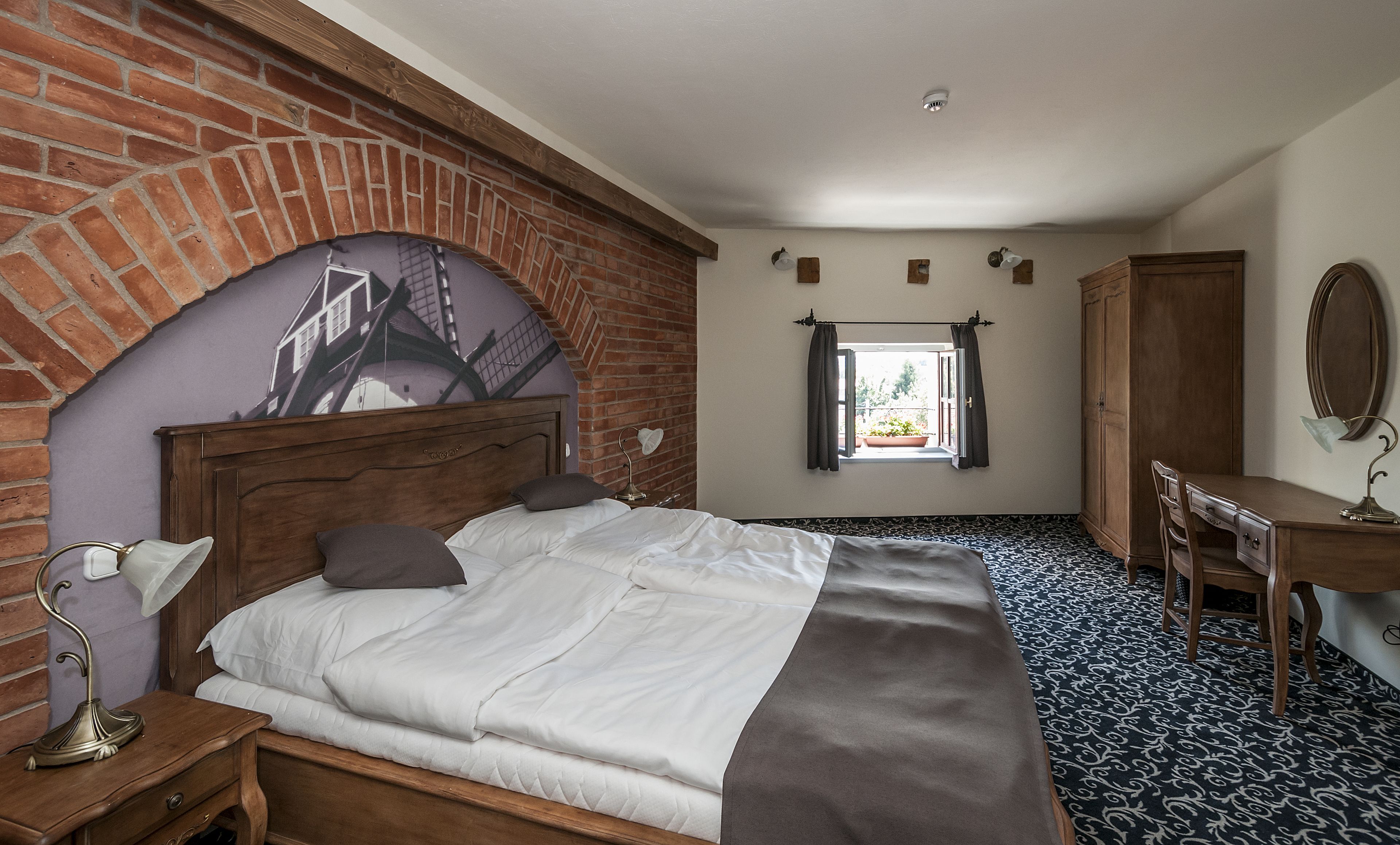 exclusive double room, 1 double bed | in-room safe, desk, iron/ironing board, free cots/infant beds