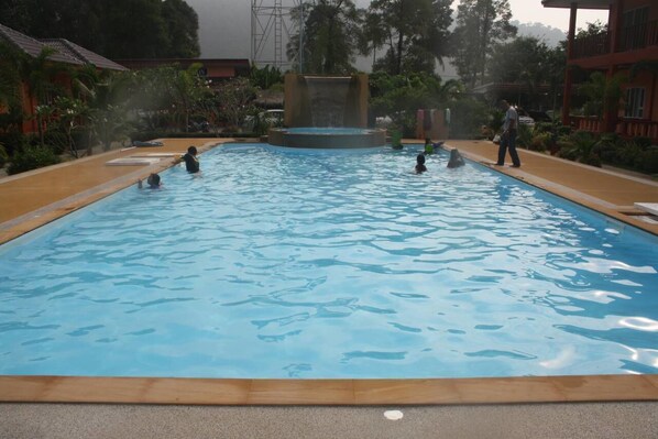 Outdoor pool, pool loungers