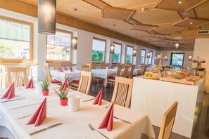 Daily buffet breakfast (EUR 16 per person)