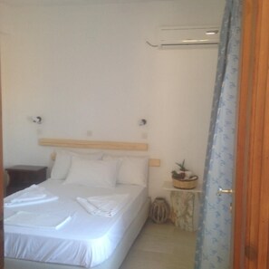 Schreibtisch, kostenloses WLAN, Bettwäsche