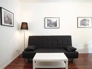 Comfort Apartment, 2 Bedrooms, Refrigerator & Microwave | Living room | 44-inch flat-screen TV with cable channels, TV - Flatprovider Comfort Humboldt Apartment (Vienna)