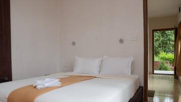 Premium bedding, rollaway beds, free WiFi