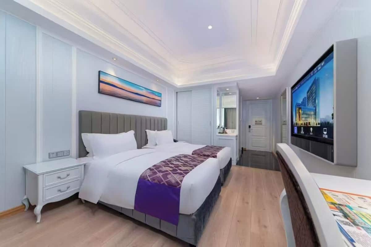 Superior Room, 2 Single Beds | In-room safe, individually decorated, desk, iron/ironing board