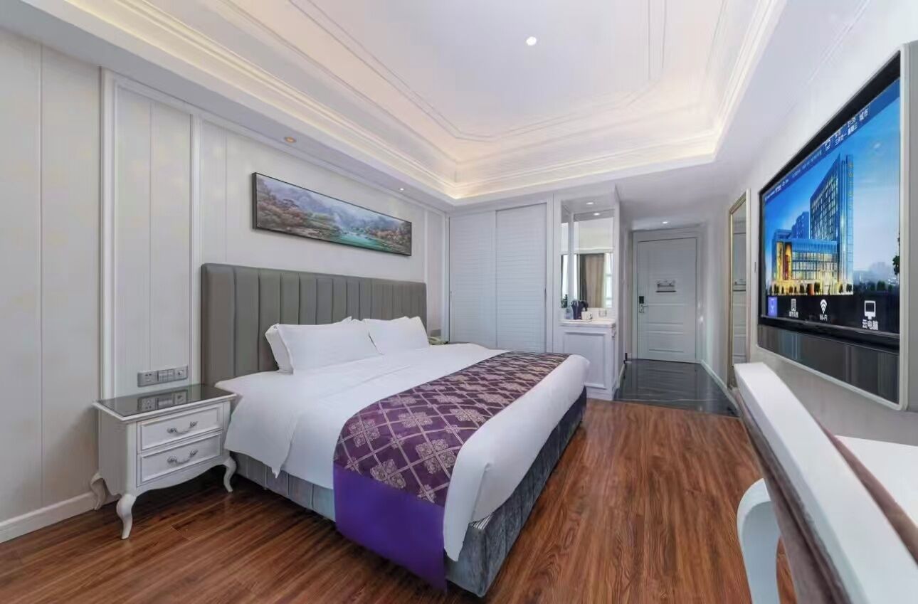 In-room safe, individually decorated, desk, iron/ironing board