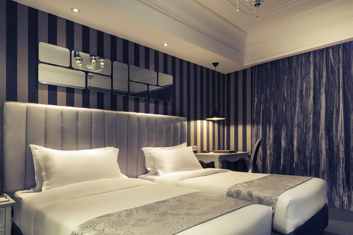 1 Schlafzimmer, Zimmersafe, individuell dekoriert, Schreibtisch