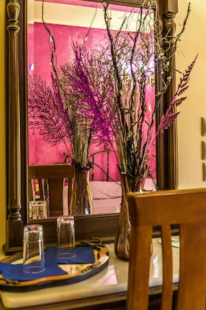Comfort Double Room, Balcony | In-room dining - Epavlis Boutique Suites (Delphi)