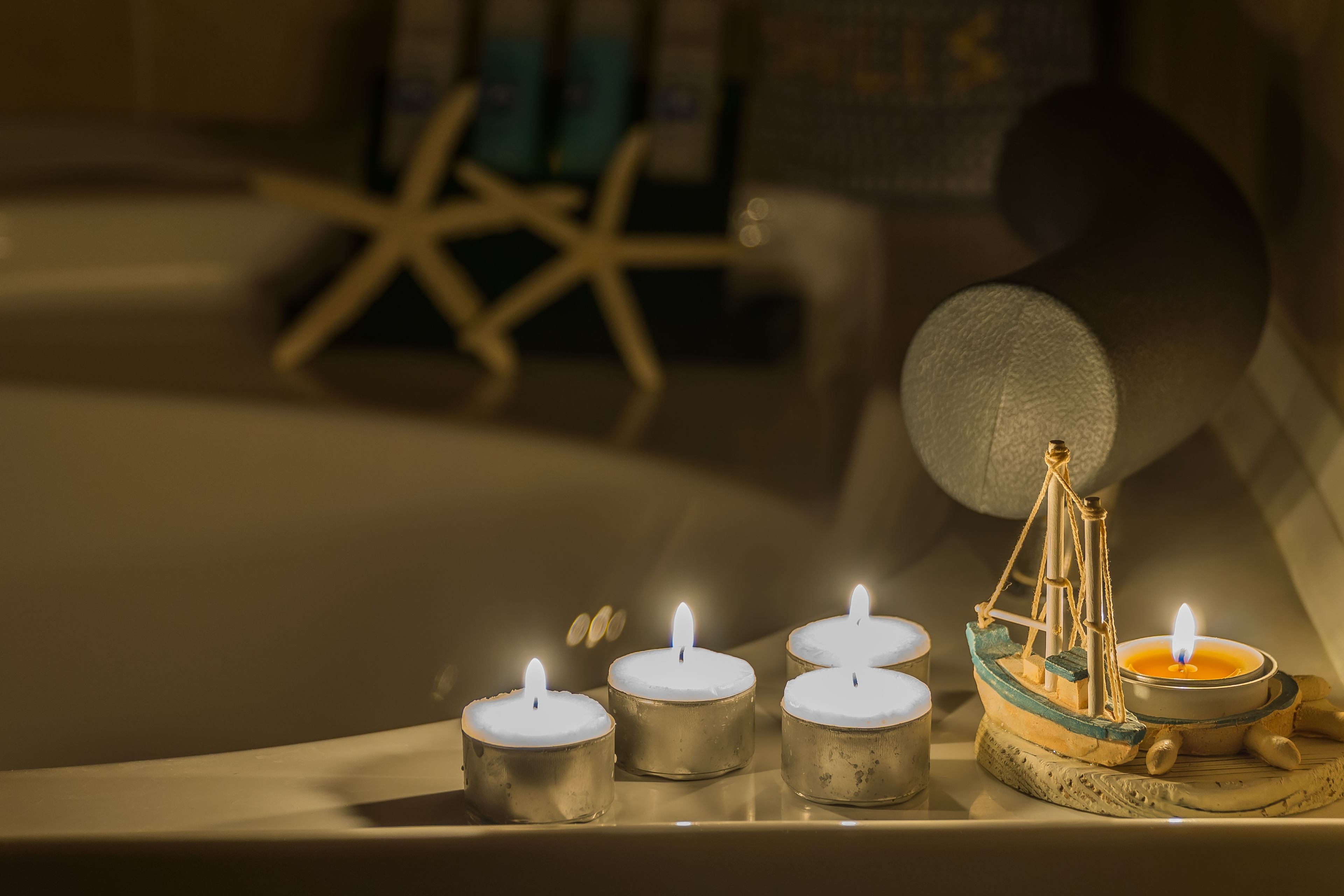 deluxe suite, 1 bedroom, jetted tub, bay view | bathroom | designer toiletries, hair dryer, bathrobes, slippers