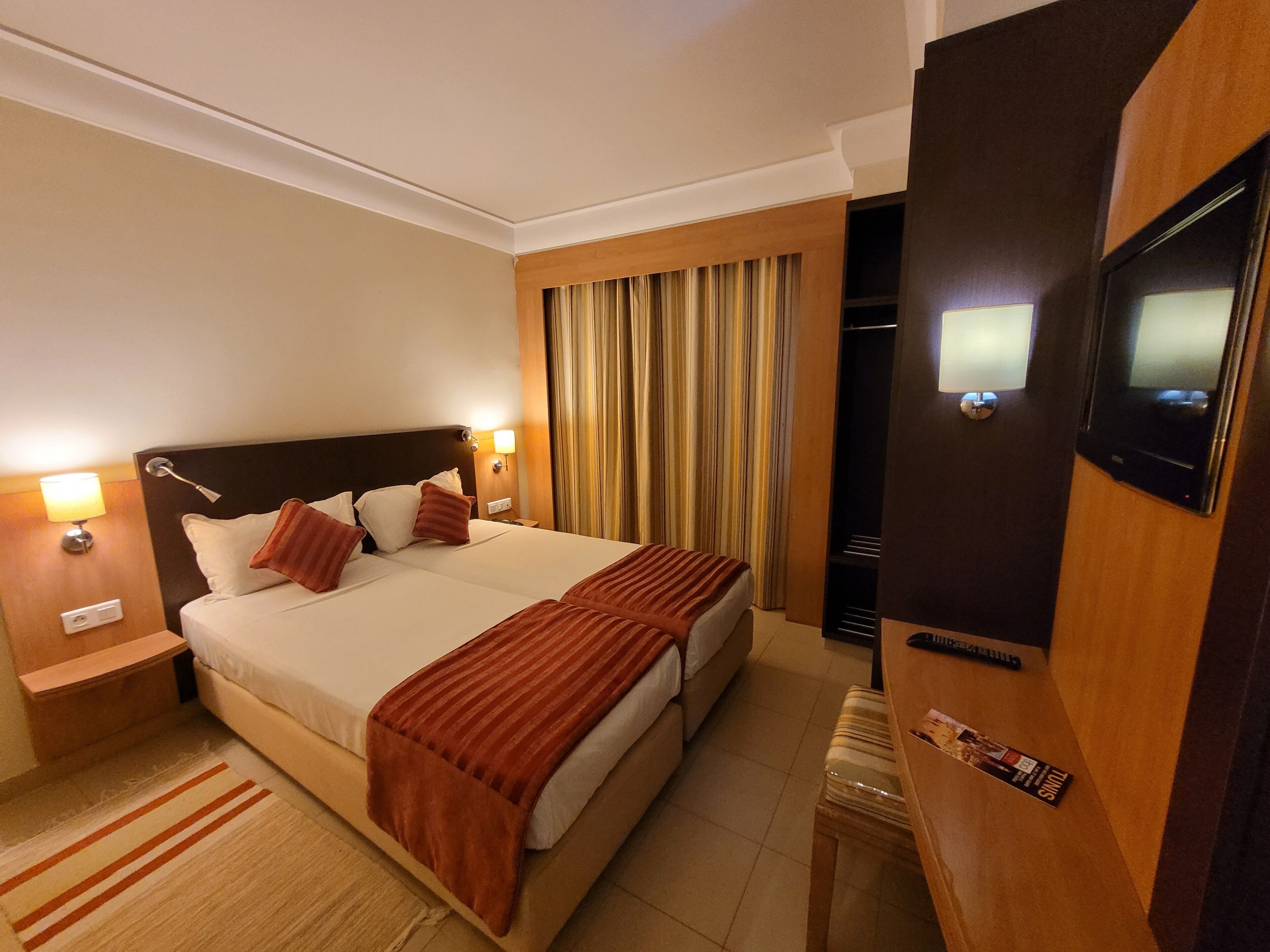 standard twin room | blackout curtains, free wifi, bed sheets