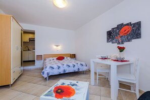 Studio (Studio (2 Adults)) | Schreibtisch, Bügeleisen/Bügelbrett, kostenloses WLAN, Bettwäsche