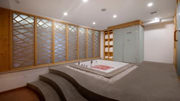 Bañera de hidromasaje interior