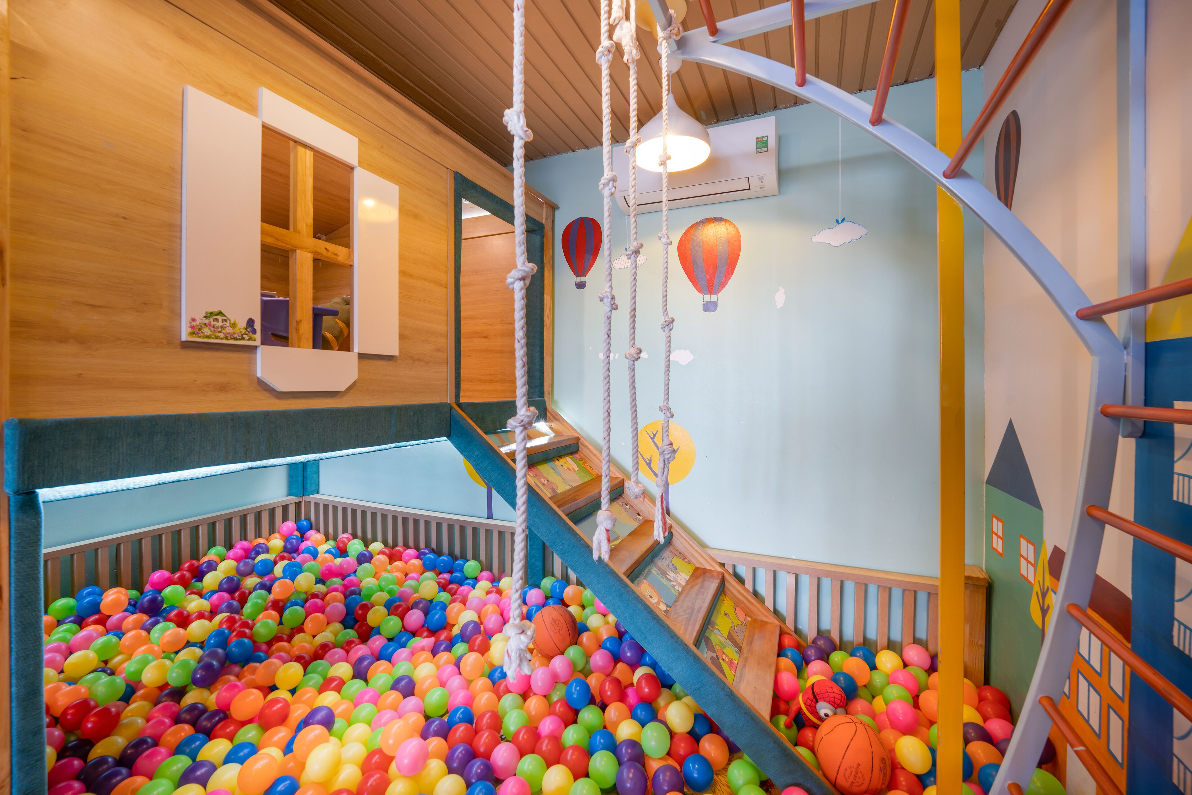 children’s play area – indoor
