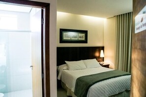 Suite (Master Double) | Desk, blackout curtains, free WiFi, bed sheets - Pousada Sossego da Pampulha (Belo Horizonte)