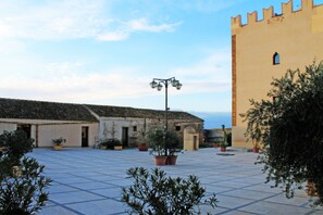 숙박 시설 구내