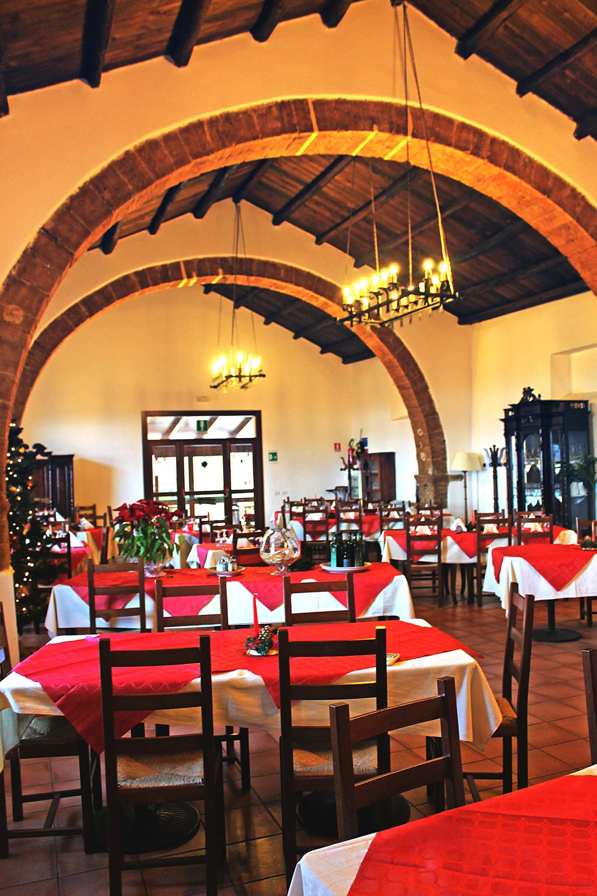 Lunch and dinner served, local cuisine