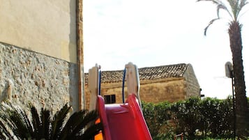 Children's play area - outdoor