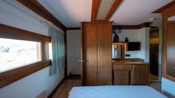 Artículos del minibar gratis y caja de seguridad en la habitación