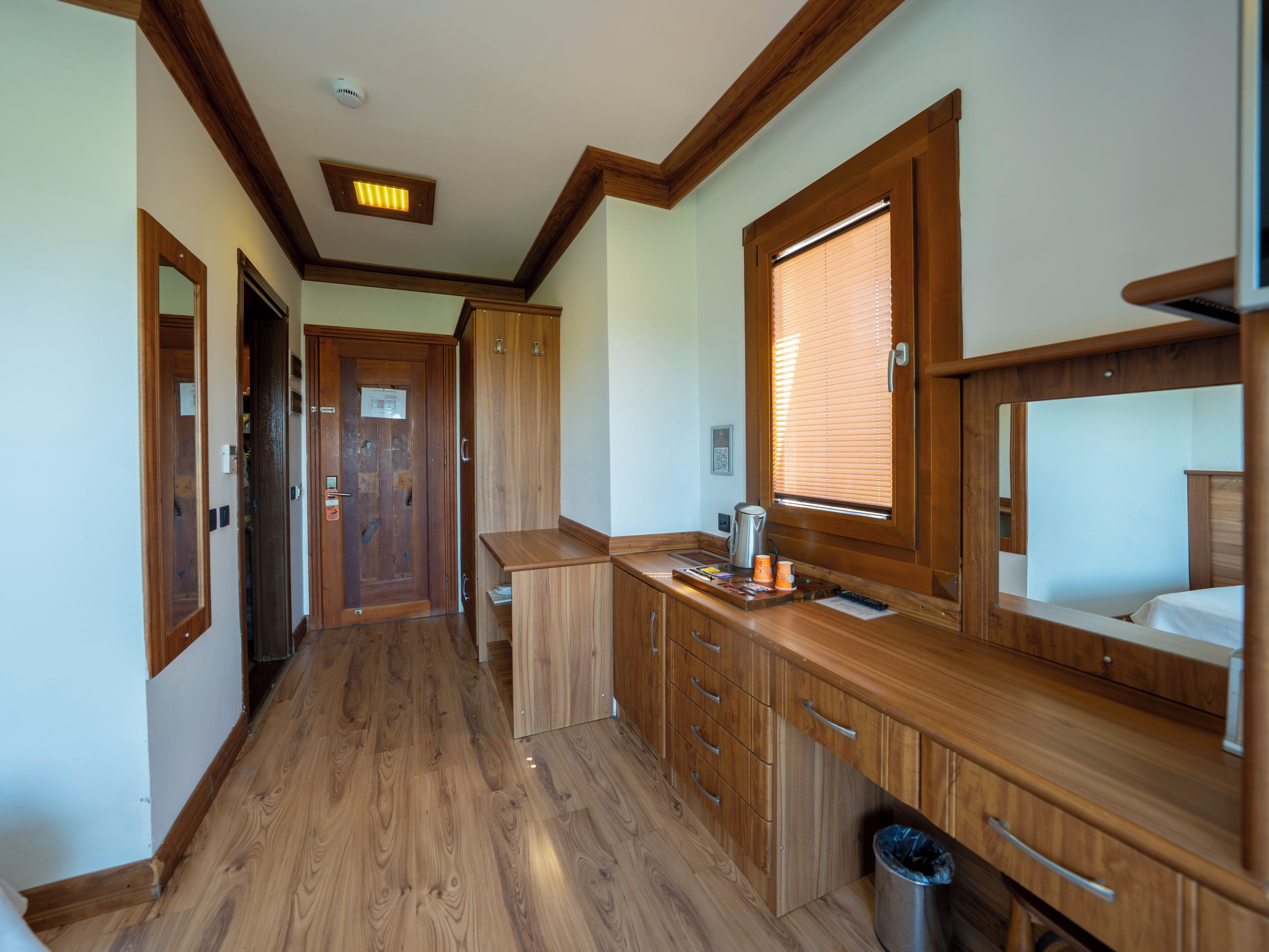Standard Room, Mountain View | Free minibar items, in-room safe, soundproofing, free cots/infant beds
