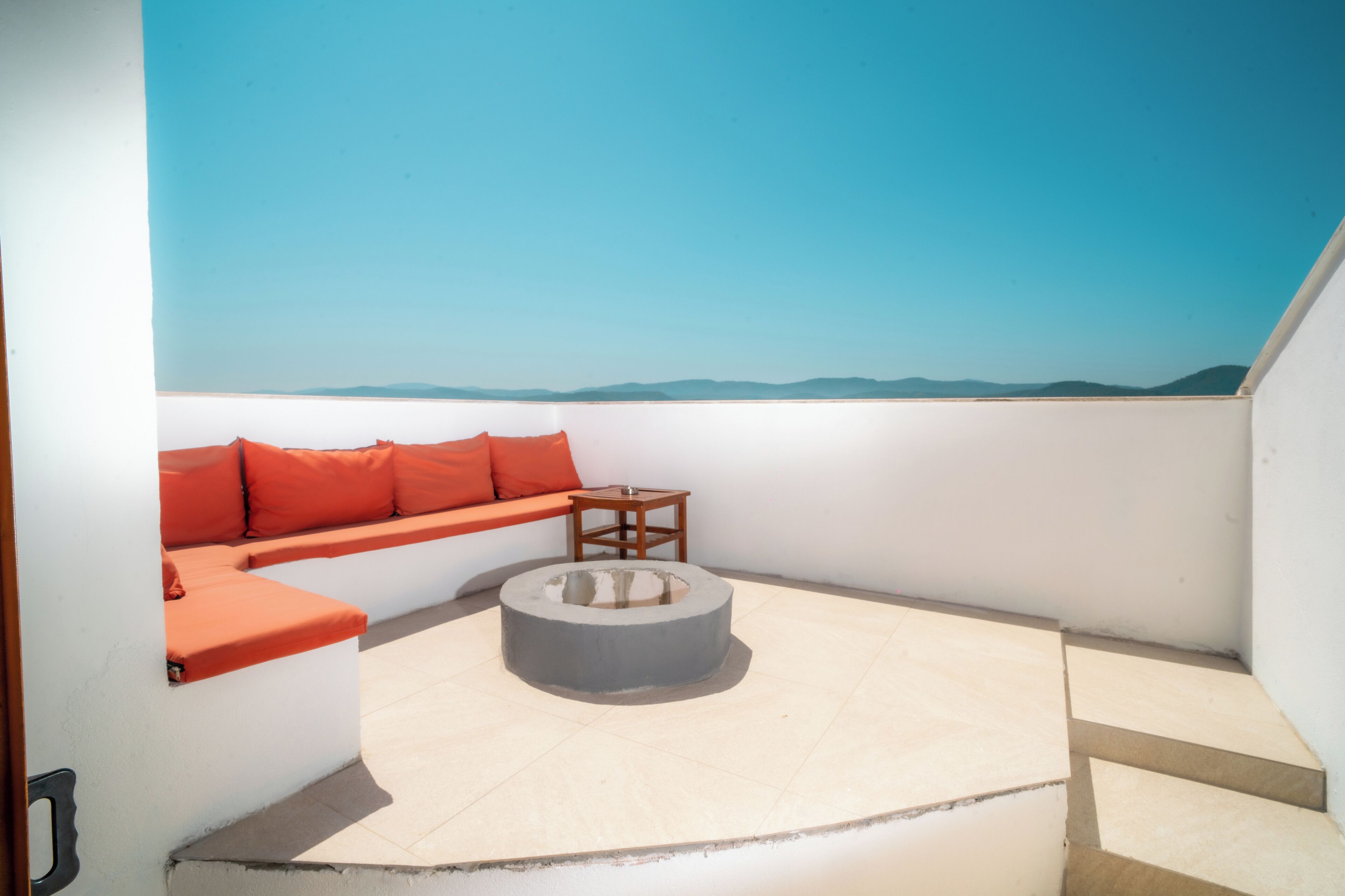 suite, jetted tub, river view | free minibar items, in-room safe, soundproofing, free wifi