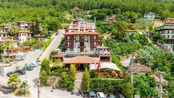 Konaklama yerinin ön cephesi