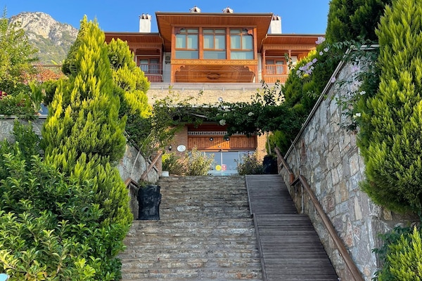 Mặt tiền nơi lưu trú