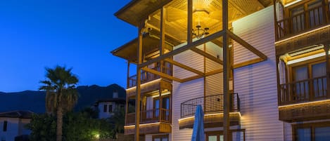 Sæsonbestemt udendørs pool