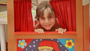 Área de juegos infantiles techada