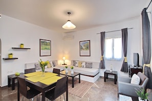 Standard Apartment, 1 Bedroom | In-room safe, individually decorated, individually furnished