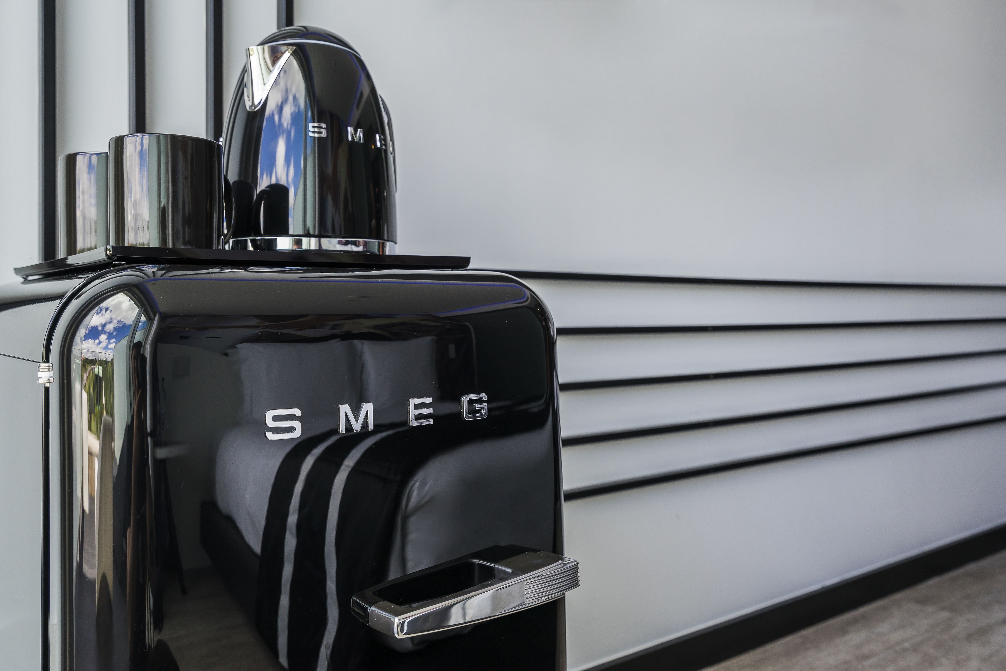 in-room safe, desk, soundproofing, free wifi