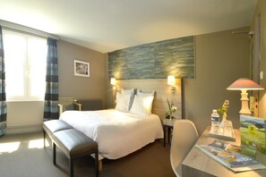 Minibar, skrivbord, ljudisolering och gratis barnsängar