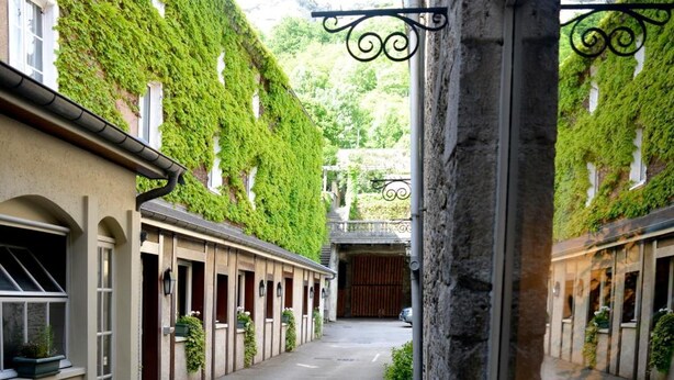 Unclassified image, 1 of 52, button - Hôtel de France (Ornans)