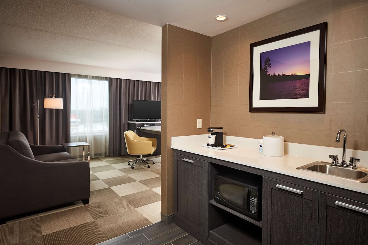 king, studio, non smoking, kitchenette | in-room safe, desk, blackout curtains, iron/ironing board