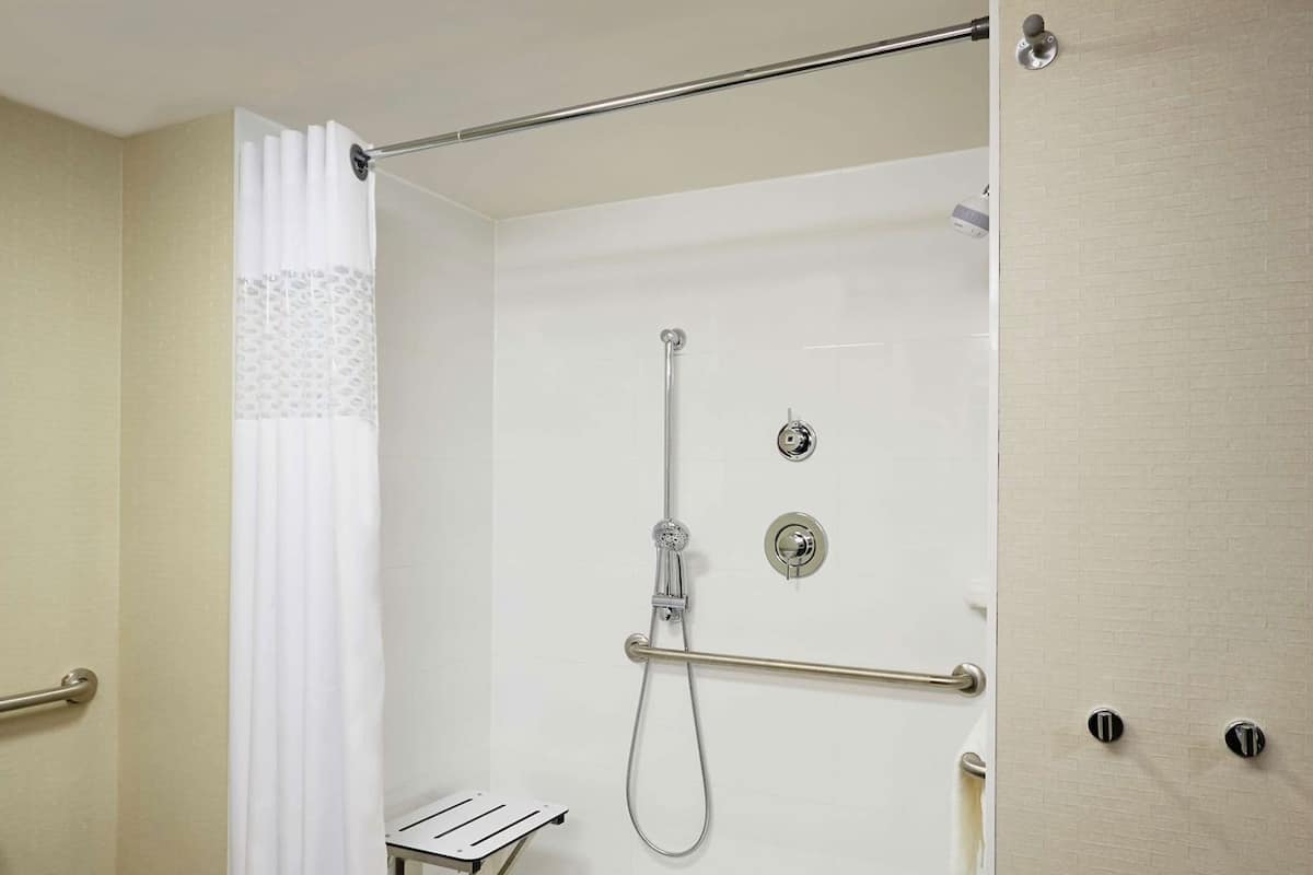 Bathroom | Free toiletries, hair dryer, towels