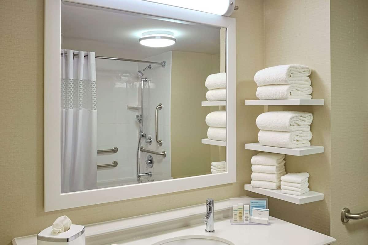 Bathroom | Free toiletries, hair dryer, towels