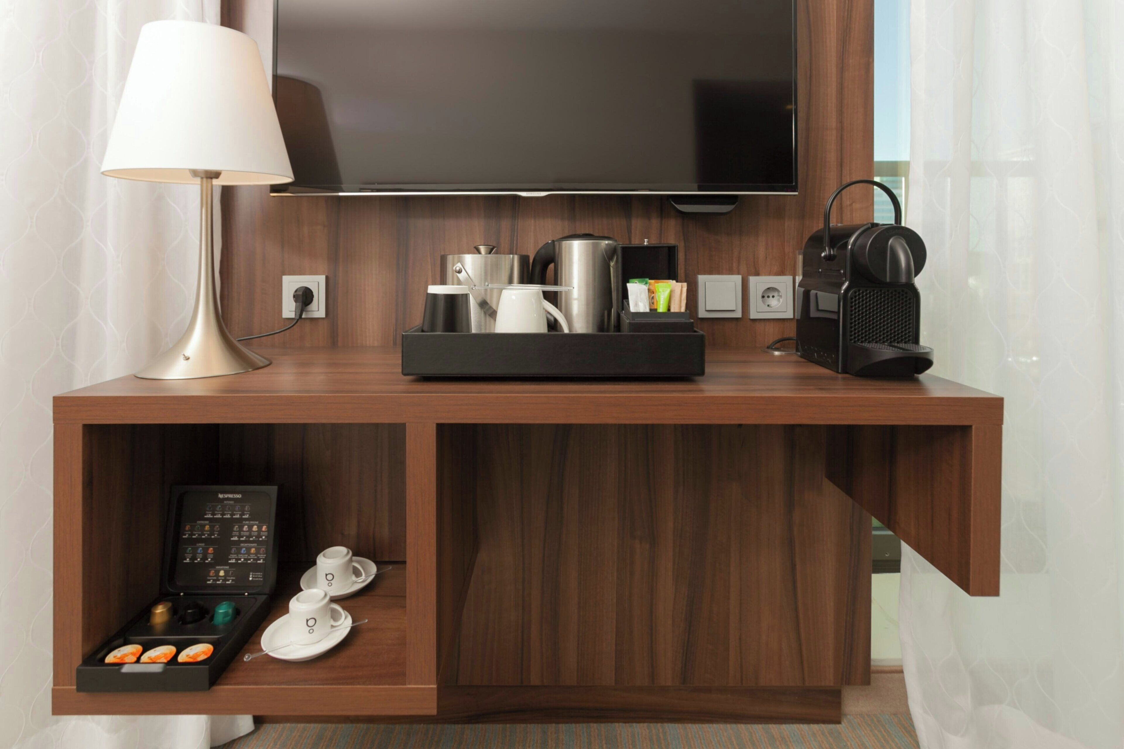 1 bedroom, in-room safe, desk, soundproofing