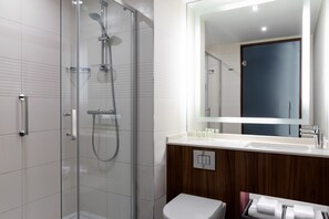 Junior Suite, 1 Bedroom | Bathroom | Free toiletries, hair dryer, towels, soap