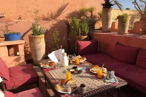 Breakfast, lunch, dinner served; Moroccan cuisine  - Riad Bahja (Marrakech)