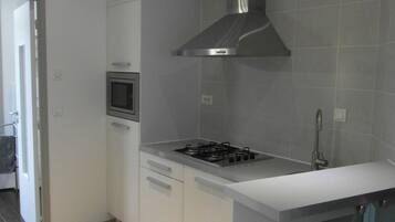 Apartment, 1 Bedroom | Private kitchen | Microwave