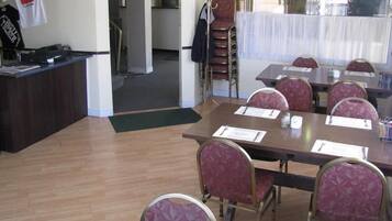 Breakfast, lunch and dinner served